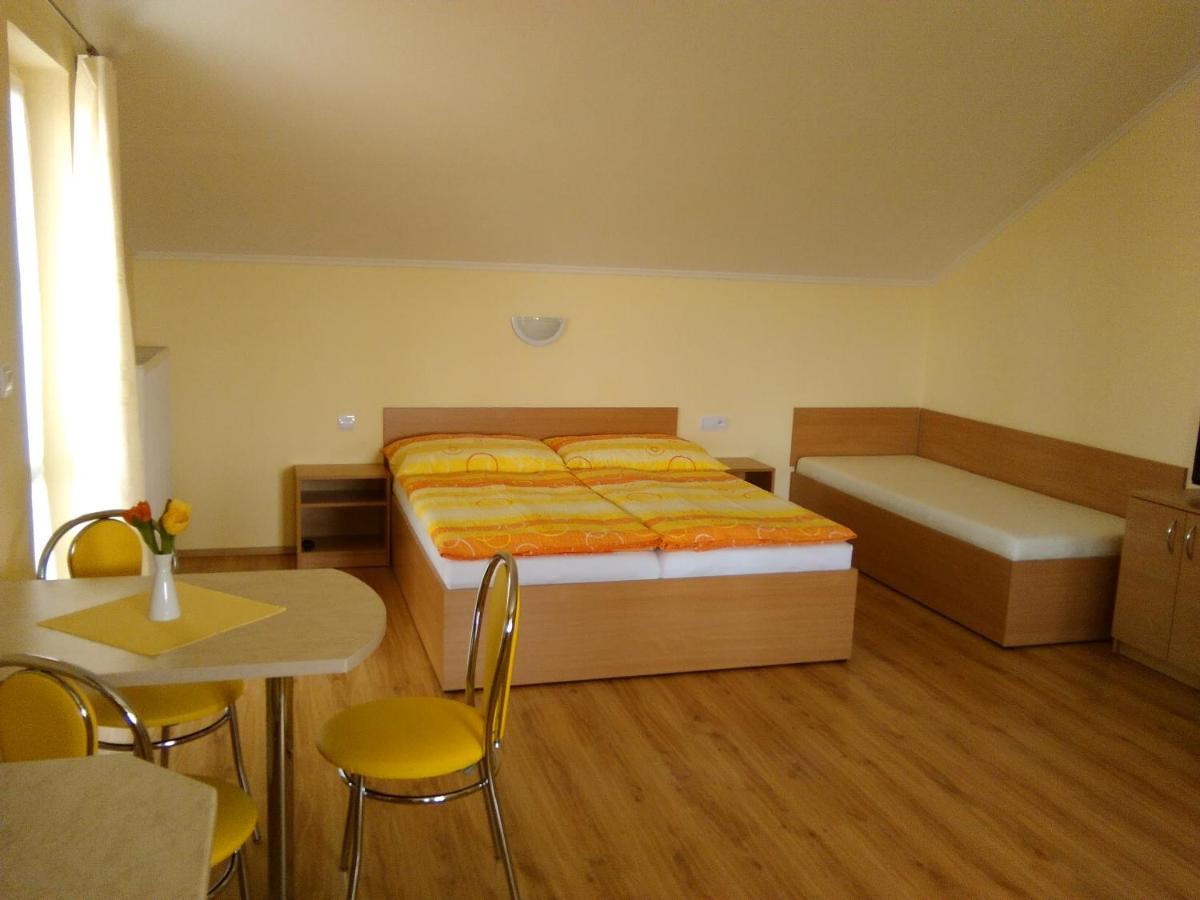 Privat Sulamit Hotel Podhajska Exterior photo